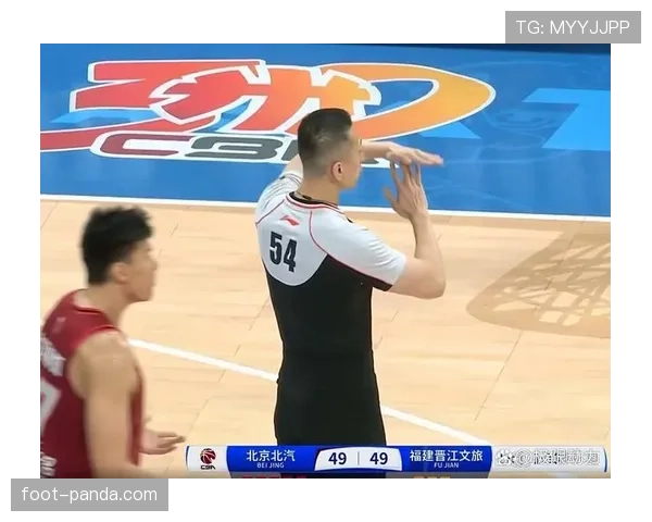 解读篮球比赛中的无球犯规，分清它与普通犯规的区别
